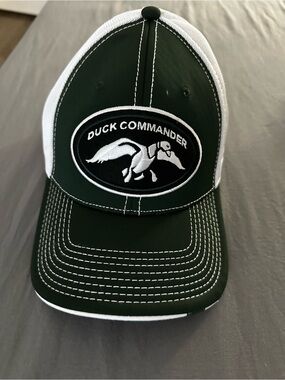 Duck Commander Dark Green & White Mesh Trucker Hat